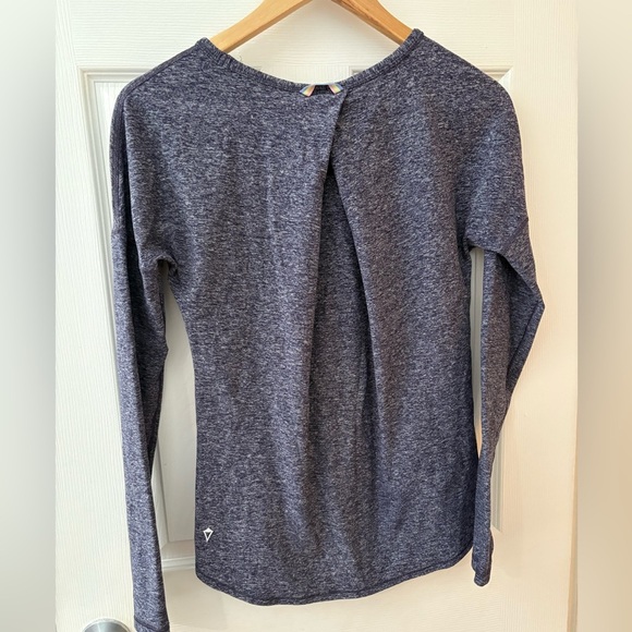 Ivivva Lululemon girls size 14 mindful movement long sleeve tee - Picture 3 of 8